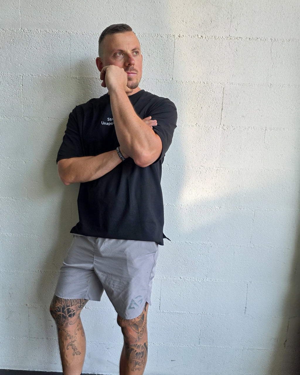 Short - Unbreakable – – Strong by AG