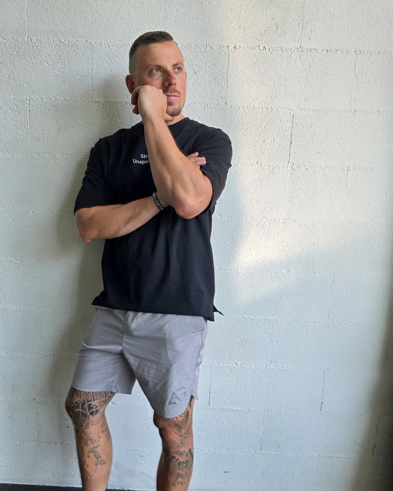 Short - Unbreakable – – Strong by AG